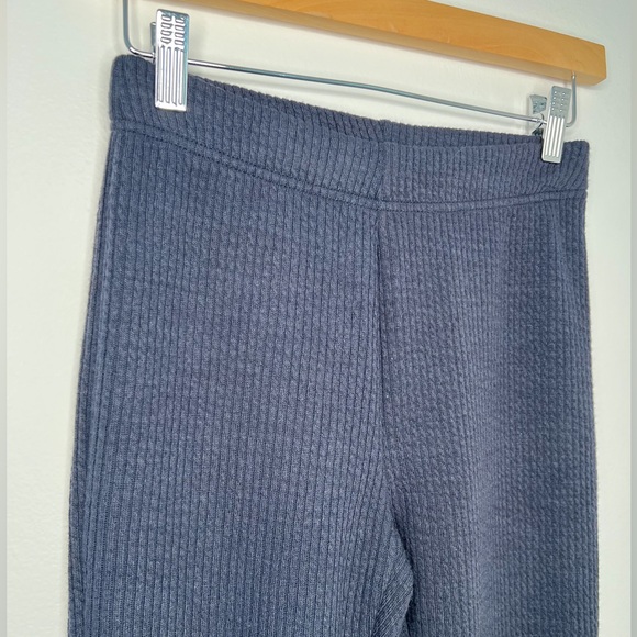 NEW AMERICAN EAGLE | AE Super High Waisted Sweater Knit Flare Pants - Picture 3 of 6